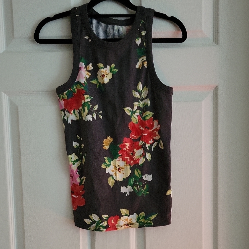 Maurices Black and Red Floral Ribbed Tank Top Size L